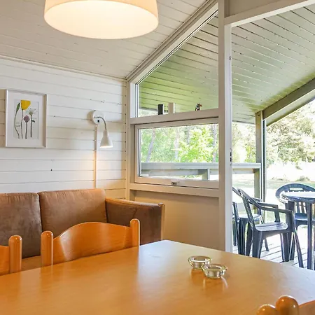 2 Bedroom Awesome In Ferienhaus